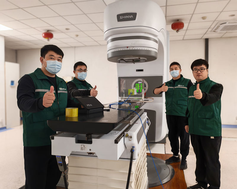 工作人员在检测现场
